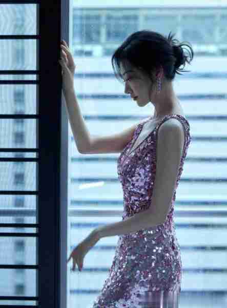 景甜随拍，如出水芙蓉，即甜又美。-第4张图片-九妖电影
