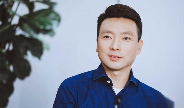 暂别《新闻联播》栏目组，央视门面担当康辉收获新身份-第3张图片-九妖电影