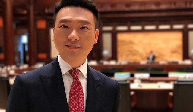 暂别《新闻联播》栏目组，央视门面担当康辉收获新身份-第9张图片-九妖电影
