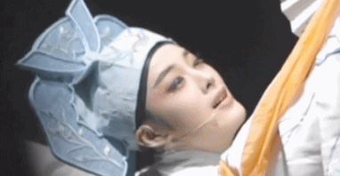 得罪了内娱一大片明星，网友呼唤她：做好上春晚的准备-第18张图片-九妖电影