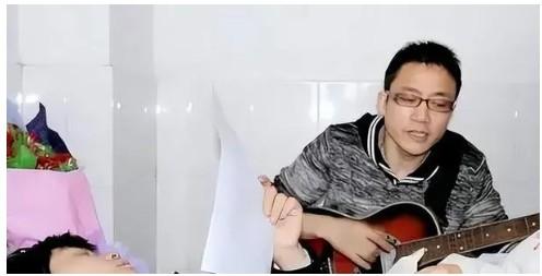 想当第二个大衣哥？一首歌赚10个亿，歌曲上春晚人却上不了台面-第9张图片-九妖电影
