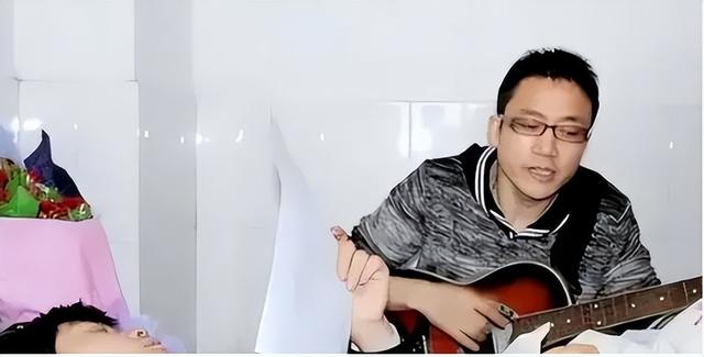 想当第二个大衣哥？一首歌赚10个亿，歌曲上春晚人却上不了台面-第31张图片-九妖电影