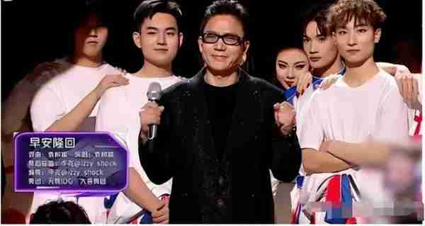 想当第二个大衣哥？一首歌赚10个亿，歌曲上春晚人却上不了台面-第34张图片-九妖电影