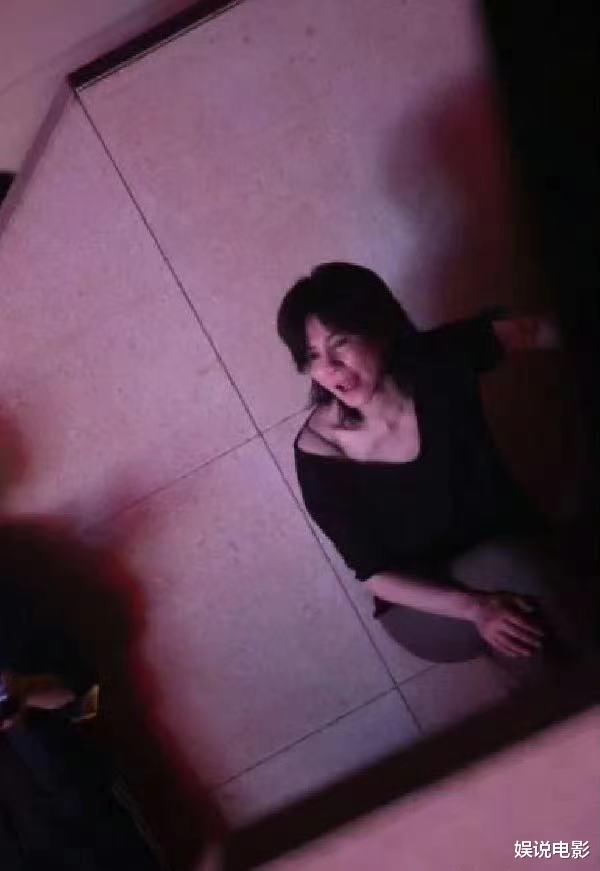 网友偶遇王菲带女儿李嫣看演唱会，状态不错，她还能开演唱会吗-第6张图片-九妖电影