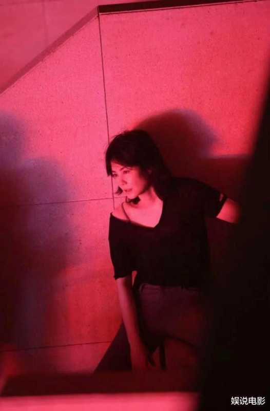 网友偶遇王菲带女儿李嫣看演唱会，状态不错，她还能开演唱会吗-第2张图片-九妖电影