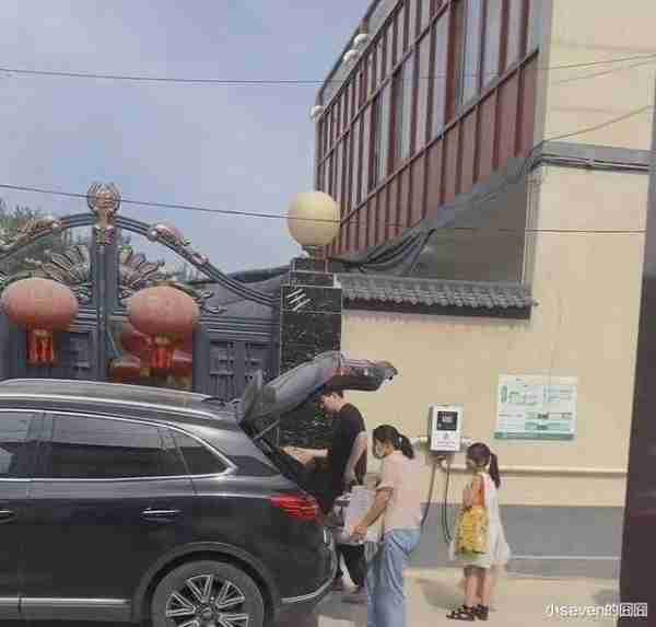 陈萌带儿子端午回家，大衣哥对孙子极尽宠爱，陈亚男评论区又沦陷-第3张图片-九妖电影