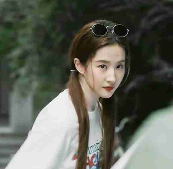 《玫瑰的故事》爆了，刘亦菲美出天际，真正的万人迷是如何养成的-第12张图片-九妖电影