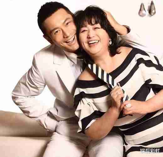 瞒了我们24年！原来她就是黄晓明的亲生母亲，难怪儿子能大红大紫！-第4张图片-九妖电影