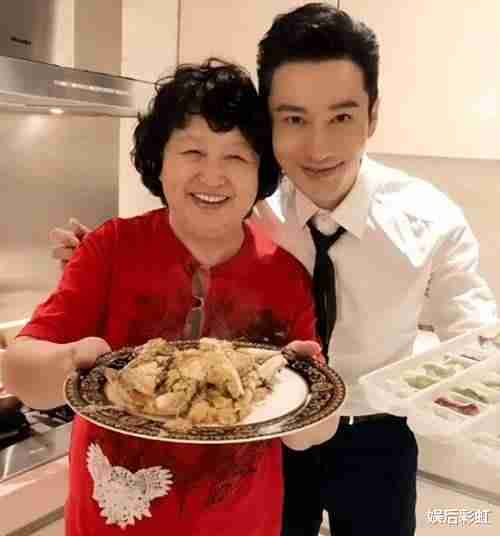 瞒了我们24年！原来她就是黄晓明的亲生母亲，难怪儿子能大红大紫！-第5张图片-九妖电影