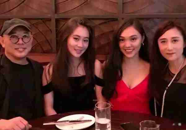 同样是李连杰的基因，利智和黄秋燕的女儿近照，差别怎么这么大-第5张图片-九妖电影