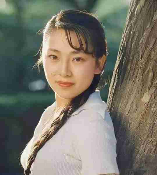 同样是李连杰的基因，利智和黄秋燕的女儿近照，差别怎么这么大-第19张图片-九妖电影