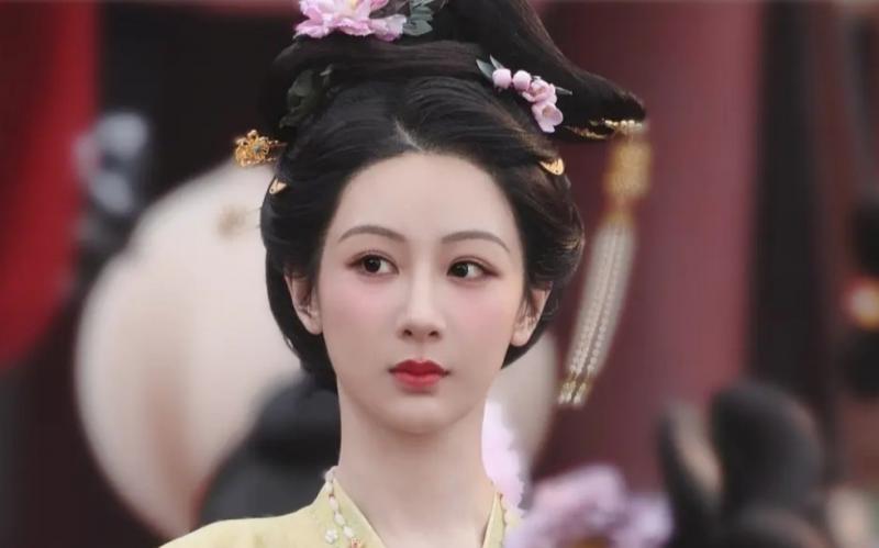 杨紫《国色芳华》与《墨雨云间》6处雷同！情节80%重合，于正占了先机！-第3张图片-九妖电影
