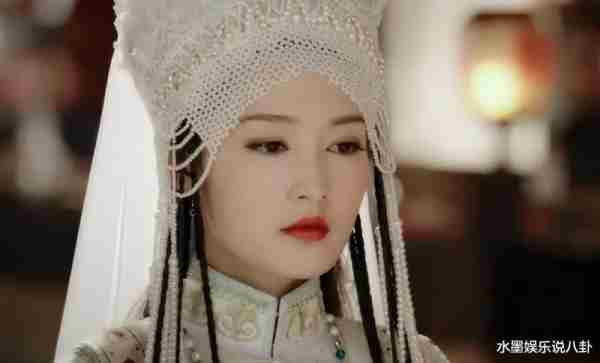 49岁女星复出带货人气惨淡，已9年没戏拍，仍在北京住独栋别墅-第19张图片-九妖电影