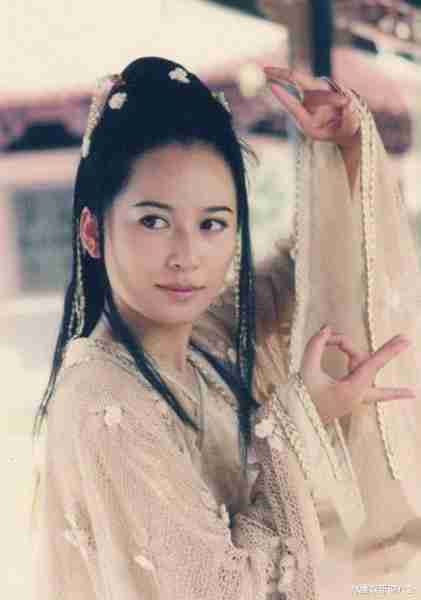 49岁女星复出带货人气惨淡，已9年没戏拍，仍在北京住独栋别墅-第22张图片-九妖电影