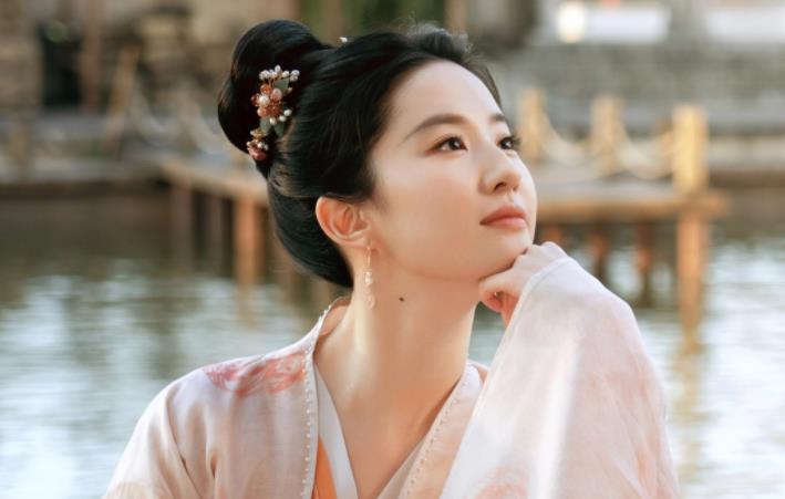 《玫瑰的故事》主演片酬曝光：刘亦菲2500万合情合理，霍建华真让人意外-第2张图片-九妖电影