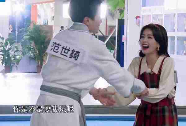 撕名牌变人情世故，演都懒得演了，新一季《奔跑吧》真是有点恶心-第12张图片-九妖电影