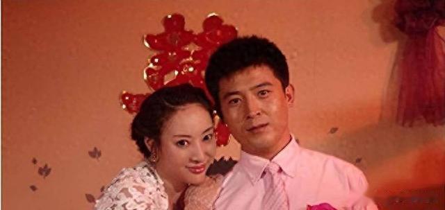 明着吃软饭？结婚27年被拿捏死，17次上春晚竟然全是老婆的功劳_3-第8张图片-九妖电影
