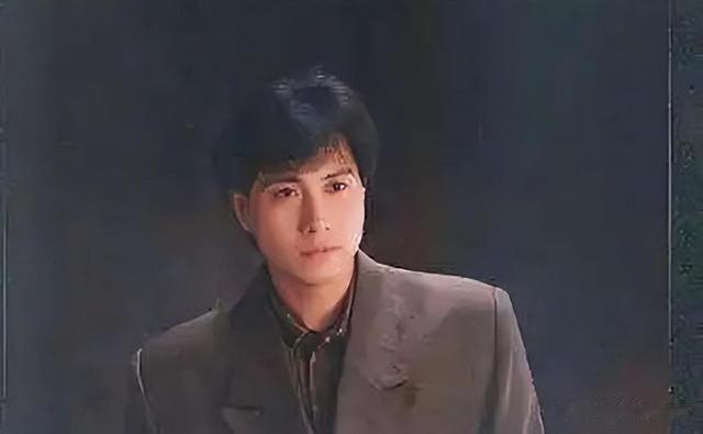 春晚一举成名,意外坠楼成“弱智”,被妻女抛弃,情人照顾他21年-第12张图片-九妖电影 春晚一举成名,意外坠楼成“弱智”,被妻女抛弃,情人照顾他21年-第12张图片-九妖电影