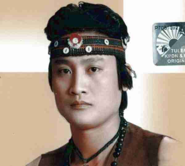 春晚一举成名,意外坠楼成“弱智”,被妻女抛弃,情人照顾他21年-第24张图片-九妖电影 春晚一举成名,意外坠楼成“弱智”,被妻女抛弃,情人照顾他21年-第24张图片-九妖电影