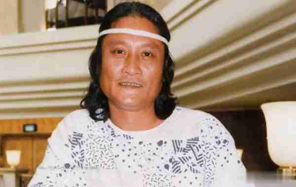 春晚一举成名,意外坠楼成“弱智”,被妻女抛弃,情人照顾他21年-第27张图片-九妖电影 春晚一举成名,意外坠楼成“弱智”,被妻女抛弃,情人照顾他21年-第27张图片-九妖电影