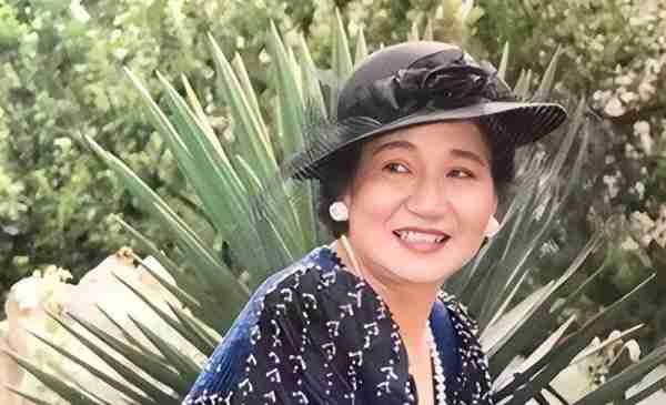 春晚一句台词识破潜伏间谍，去世23年的赵丽蓉，仍被官媒发文缅怀_2-第4张图片-九妖电影
