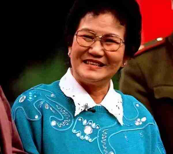 春晚一句台词识破潜伏间谍,去世23年的赵丽蓉,仍被官媒发文缅怀_6-第17张图片-九妖电影 春晚一句台词识破潜伏间谍,去世23年的赵丽蓉,仍被官媒发文缅怀_6-第17张图片-九妖电影