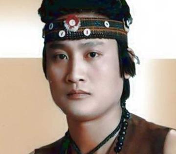 春晚一夜成名，意外坠楼成“智障”，被妻女抛弃，情人照顾他21年-第10张图片-九妖电影