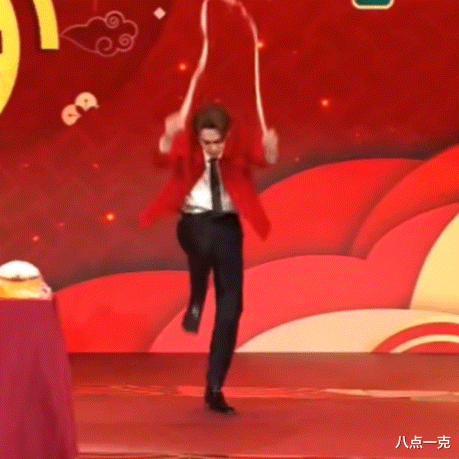 春晚出圈盘点：尼格买提露馅，老年版时代少年团，四美同台超养眼-第20张图片-九妖电影