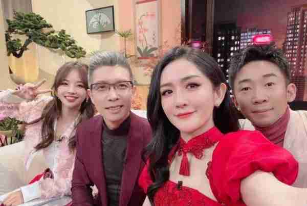 春晚后台：小尼小撒比鞋跟，杨幂唐嫣竟无交集，谢娜行为被批-第4张图片-九妖电影