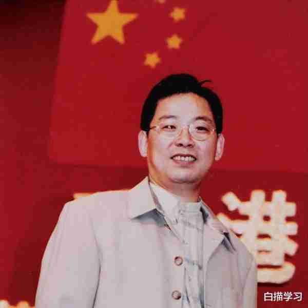 春晚唱了一首歌，被封杀了14年，今身价过亿，全部无偿捐献给祖国-第16张图片-九妖电影