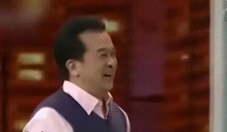 春晚大佬级，24次上春晚，比赵本山还多，被“免职”后，怎样了？-第1张图片-九妖电影