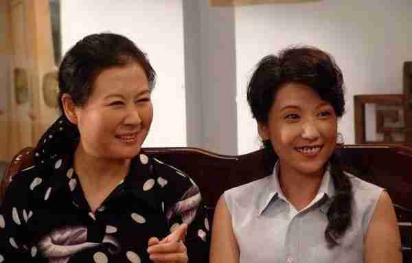 春晚常客黄晓娟：痛失3位至亲，对儿子她有骄傲，也有愧疚-第34张图片-九妖电影