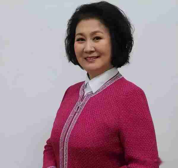 春晚常客黄晓娟：痛失3位至亲，对儿子她有骄傲，也有愧疚-第41张图片-九妖电影