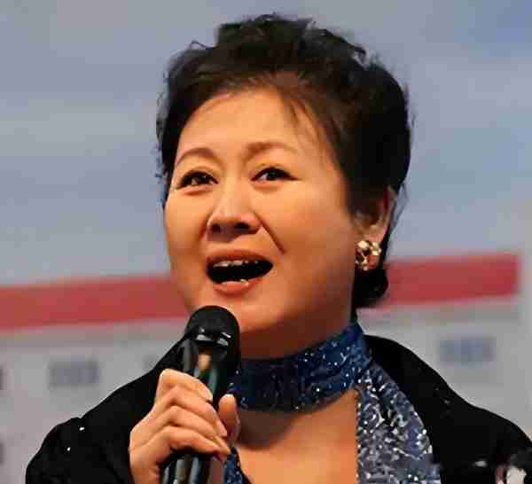 春晚常客黄晓娟：痛失3位至亲，对儿子她有骄傲，也有愧疚-第37张图片-九妖电影