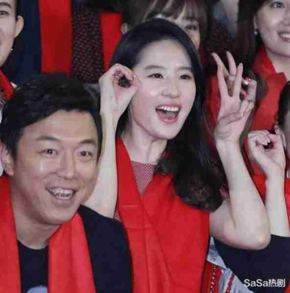 春晚彩排，黄渤现身！他相貌平平，为何能一直处于娱乐圈的一线？-第31张图片-九妖电影