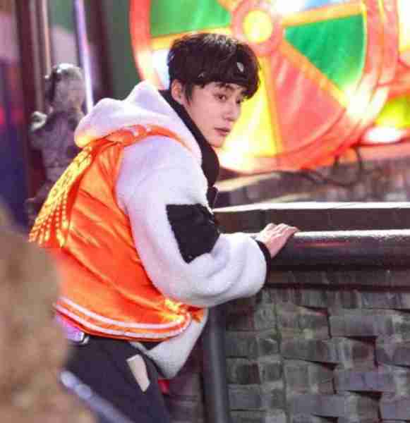 春晚新贵元宵节忙什么?再就业男团2人歇业,君霄CP打戏好上头-第8张图片-九妖电影 春晚新贵元宵节忙什么?再就业男团2人歇业,君霄CP打戏好上头-第8张图片-九妖电影