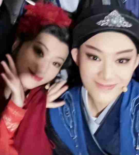 春晚新贵元宵节忙什么?再就业男团2人歇业,君霄CP打戏好上头-第10张图片-九妖电影 春晚新贵元宵节忙什么?再就业男团2人歇业,君霄CP打戏好上头-第10张图片-九妖电影