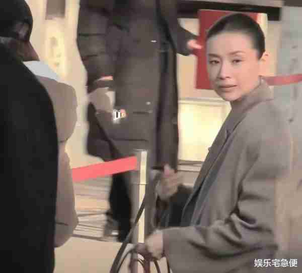 春晚最后一次联排，43岁董洁空降引热议，曾搭档谢霆锋一夜成名-第4张图片-九妖电影