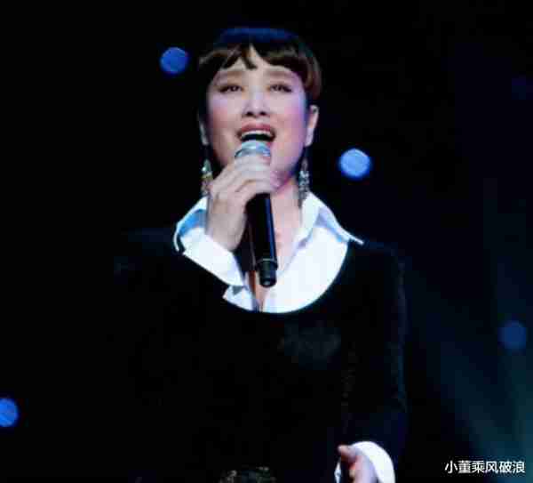 春晚爆火后，却选择退出娱乐圈，56岁客死他乡，内幕究竟如何？-第2张图片-九妖电影