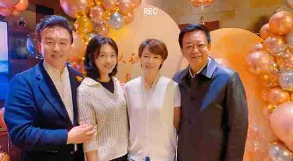 春晚老友记：周涛、董卿、张泽群，一“同框”回到过去！-第2张图片-九妖电影