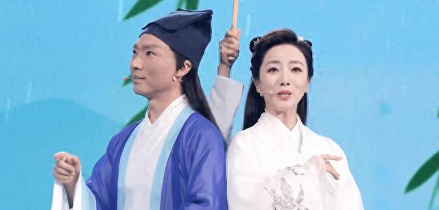 春晚舞台上最年轻的女主持,辞掉央视铁饭碗,李思思将何去何从?-第12张图片-九妖电影 春晚舞台上最年轻的女主持,辞掉央视铁饭碗,李思思将何去何从?-第12张图片-九妖电影