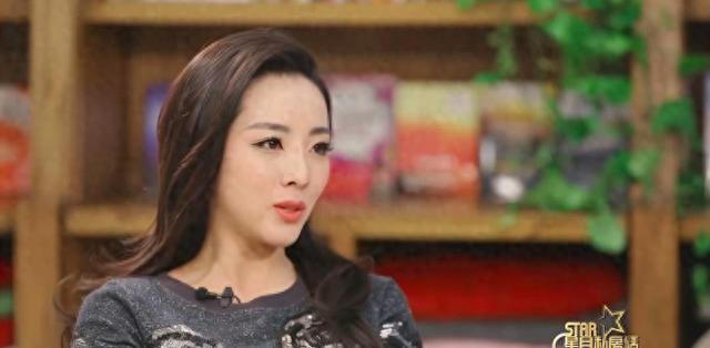 春晚舞台上最年轻的女主持,辞掉央视铁饭碗,李思思将何去何从?-第17张图片-九妖电影 春晚舞台上最年轻的女主持,辞掉央视铁饭碗,李思思将何去何从?-第17张图片-九妖电影