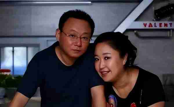 春晚钉子户邵峰：陪妻子抗癌23年，花光积蓄仍不离不弃，如今怎样-第1张图片-九妖电影
