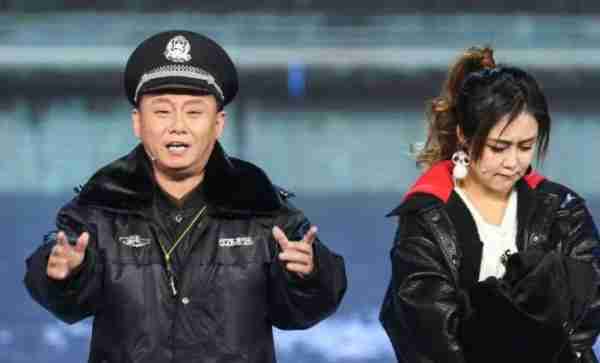 春晚钉子户邵峰：陪妻子抗癌23年，花光积蓄仍不离不弃，如今怎样-第2张图片-九妖电影
