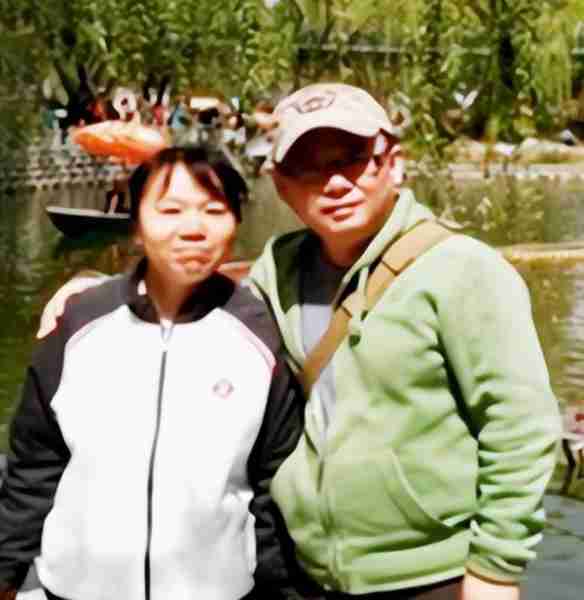 春晚钉子户邵峰：陪妻子抗癌23年，花光积蓄仍不离不弃，如今怎样_1-第9张图片-九妖电影