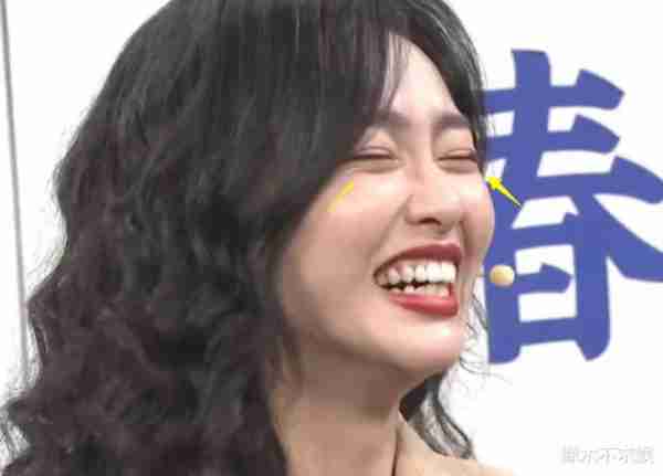 春晚高清镜头如照妖镜！唐嫣皱纹多、胡歌皮肤差、刘诗诗脸型奇怪-第15张图片-九妖电影