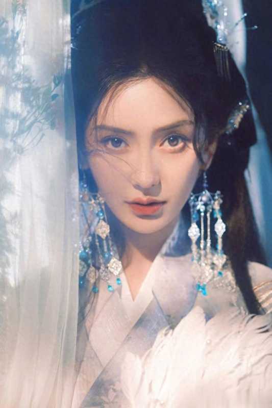 曝Angelababy无缘跨年晚会，被娱乐圈抛弃，多次联系黄晓明帮忙！-第2张图片-九妖电影