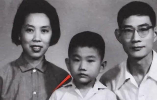 曹可凡：吃原味大肠走红，与薛之谦结怨，《金星秀》停播始作俑者-第4张图片-九妖电影