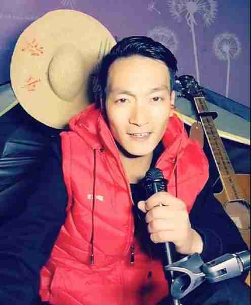 曾上央视春晚的知名男歌手醉酒溺亡,仅33岁,照片流出,细节被扒-第3张图片-九妖电影 曾上央视春晚的知名男歌手醉酒溺亡,仅33岁,照片流出,细节被扒-第3张图片-九妖电影