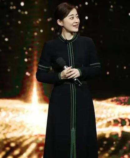朱时茂30年前的春晚，谁注意到他身边的女孩？今火得一塌糊涂-第25张图片-九妖电影